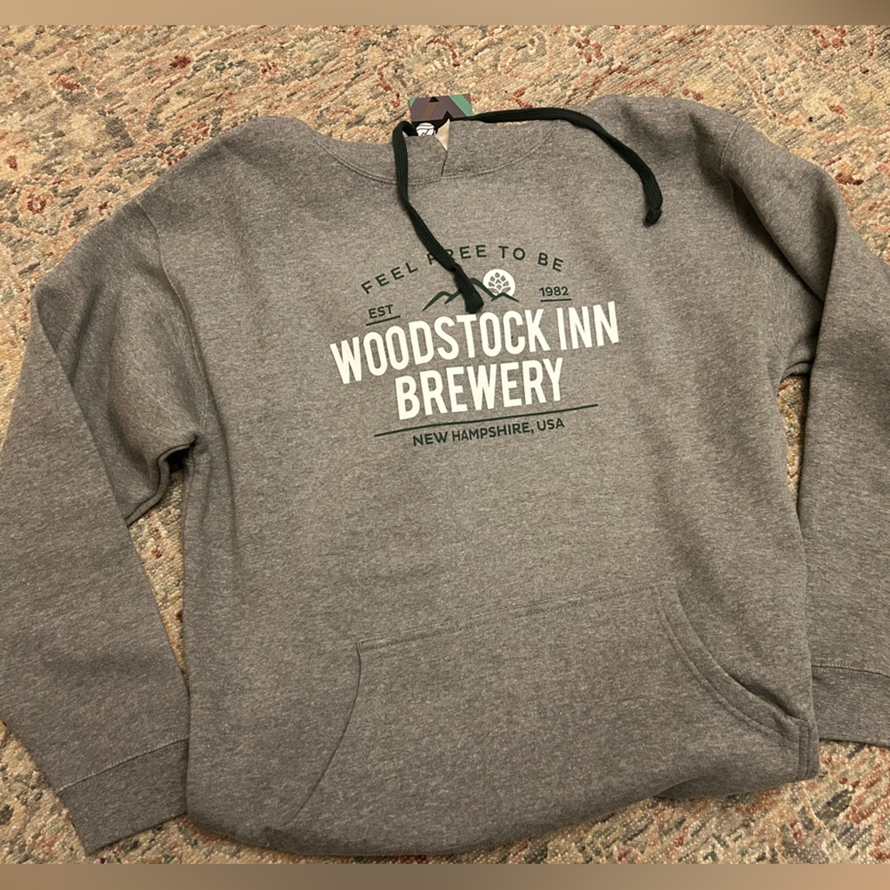 NWT Woodstock Inn Brewery - Gray Hoodie with Green Accents - Picture 4 of 6